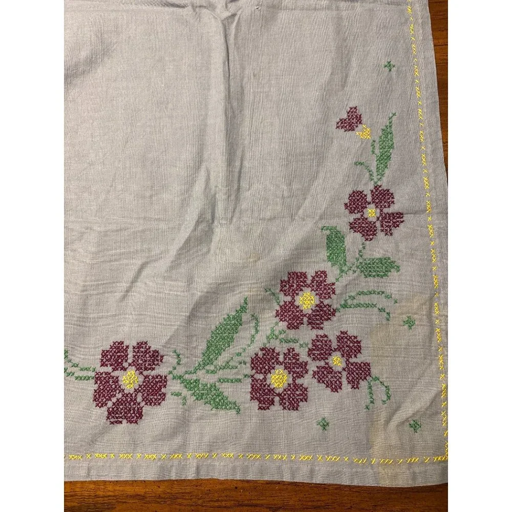 Vintage Embroidered Floral Linen Tablecloth Set 30